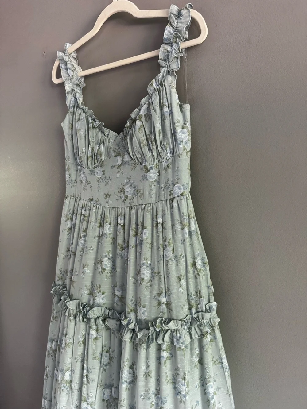 NWT Altar’d State Angelle textured Floral Tiered Maxi Dress - Picture 4 of 11